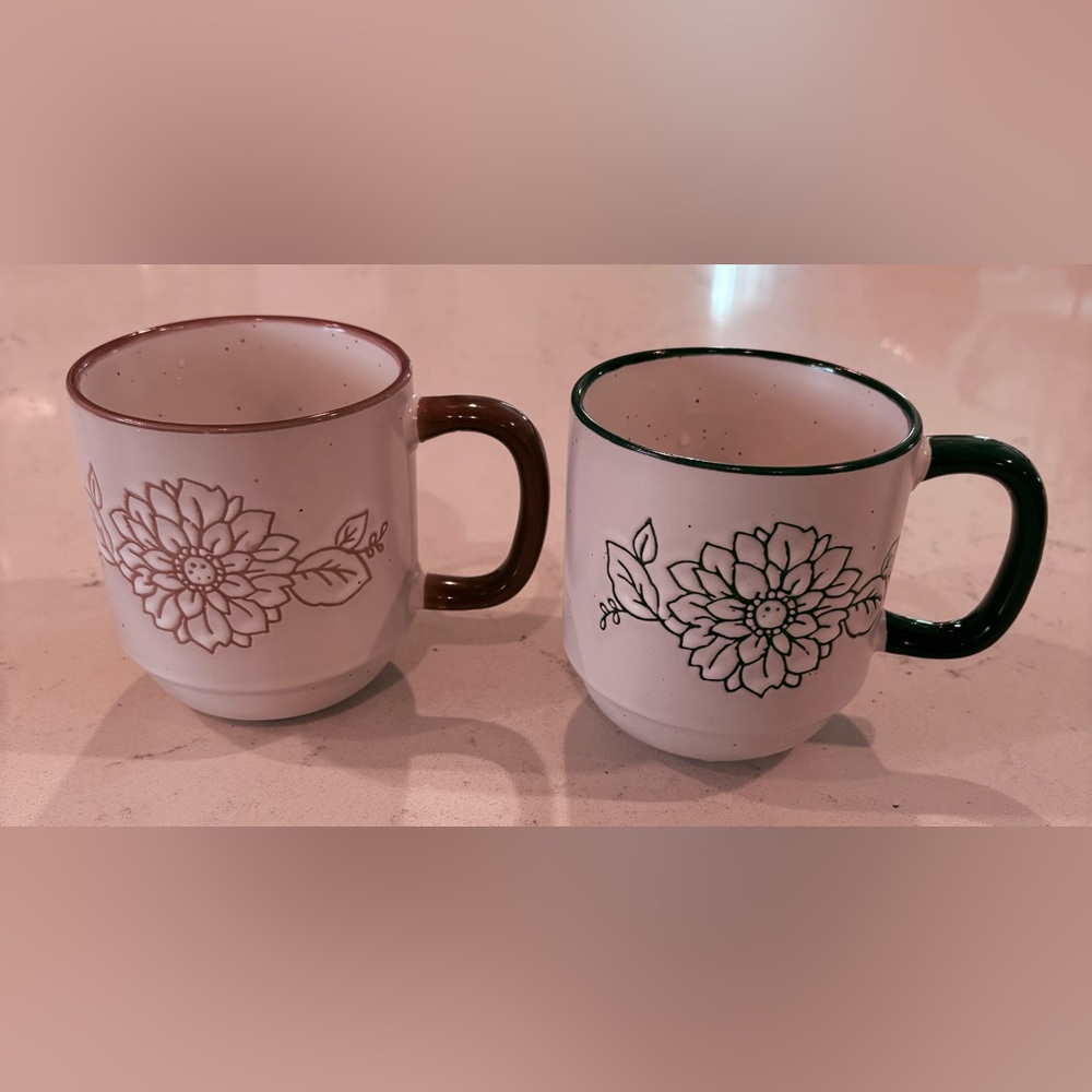 Heartland Hive Floral Ceramic Stackable Mug Set -  Navy & Mauve Great Condition